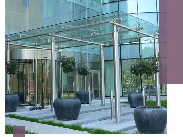 Навесы из стекла на заказ в Черногорске — монтаж и установка