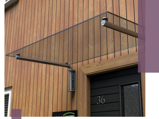 Стеклянные козырьки на входы и фасады в Черногорске