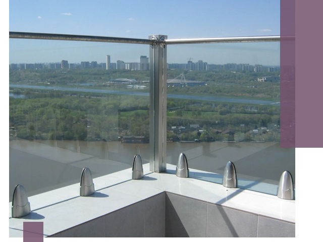 Стеклянные парапеты премиум класса в Черногорске для домов и бизнесов