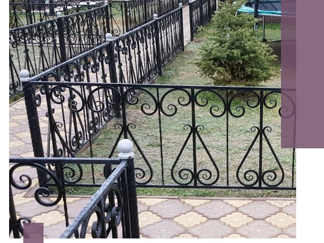 Кованые газонные ограждения под ключ в Черногорске